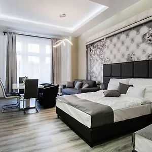 A Golden Star Modern Luxury And Appartamento